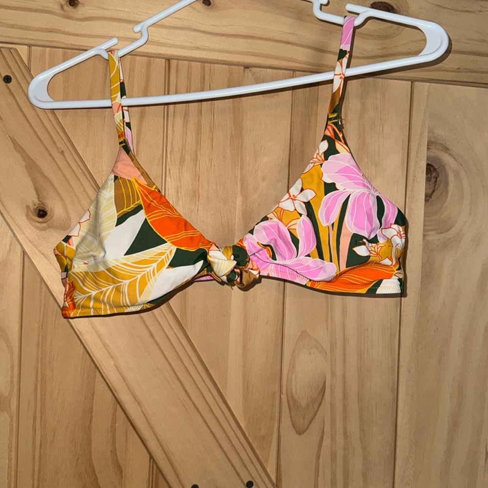 Aerie bikini top. Size Medium
